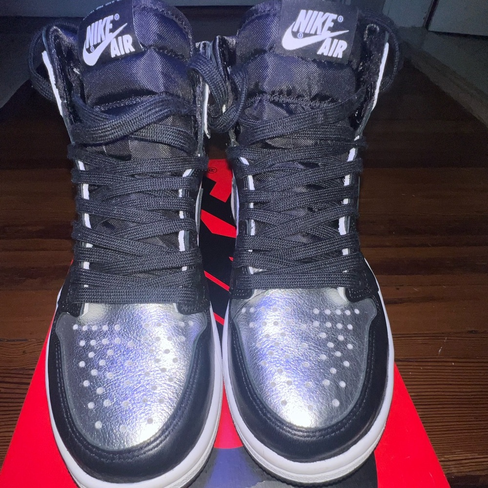 WMNS JORDAN 1 RETRO HIGH OG 'SILVER TOE' 6.5W
